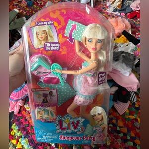 LIV DOLL SOPHIE SLEEPOVER PARTY + ACCESSORIES SUPER CUTE NEW IN BOX
